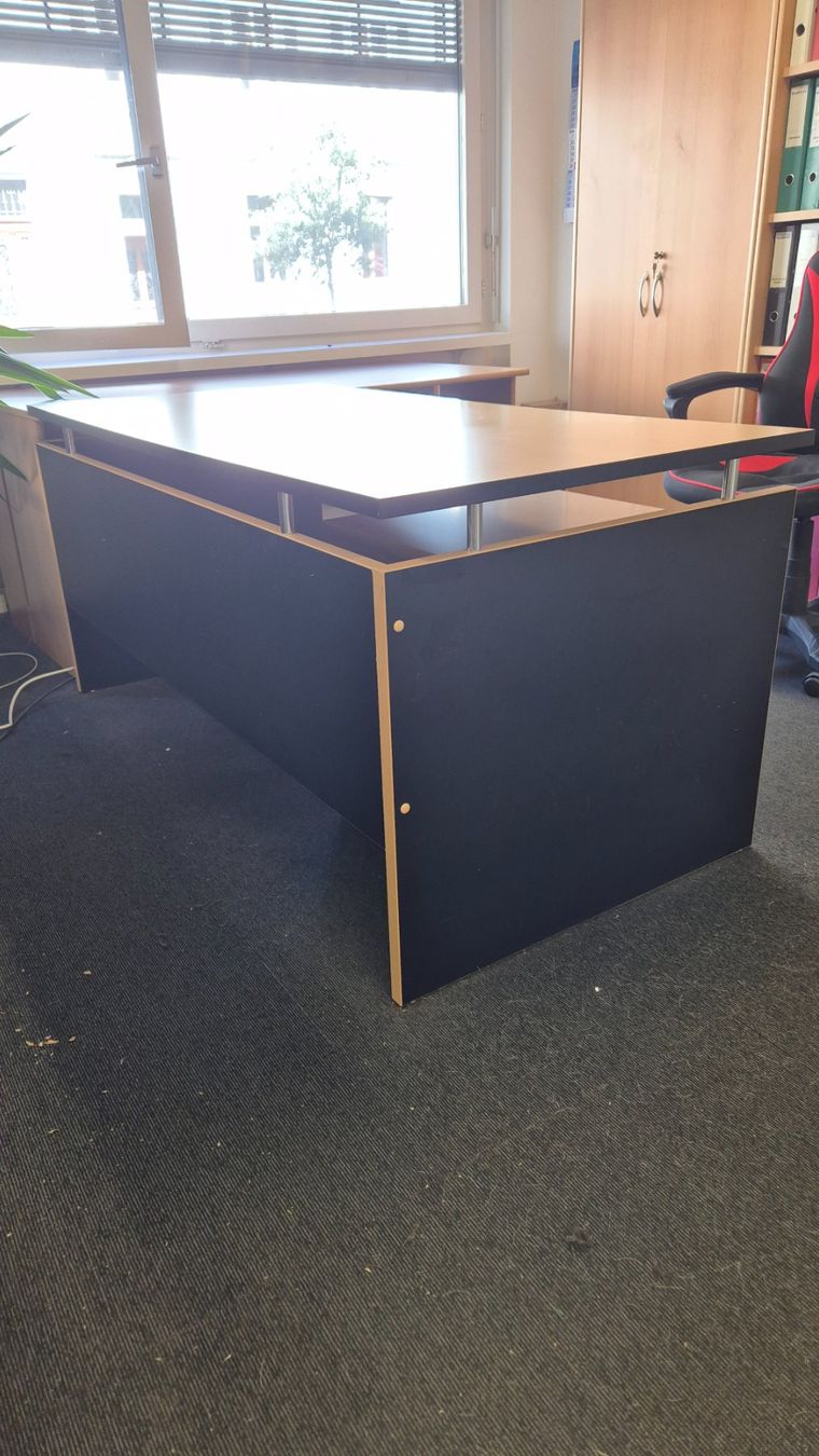 Schreibtische: Bürotisch in Holzoptik – Gebraucht aus Basel von Muck10 1