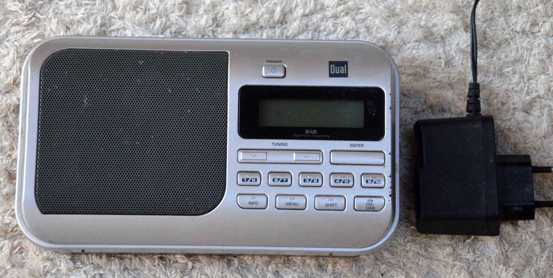 Dual Radios: Radio Dual DAB 4 – Gebraucht aus Collonges von arashee