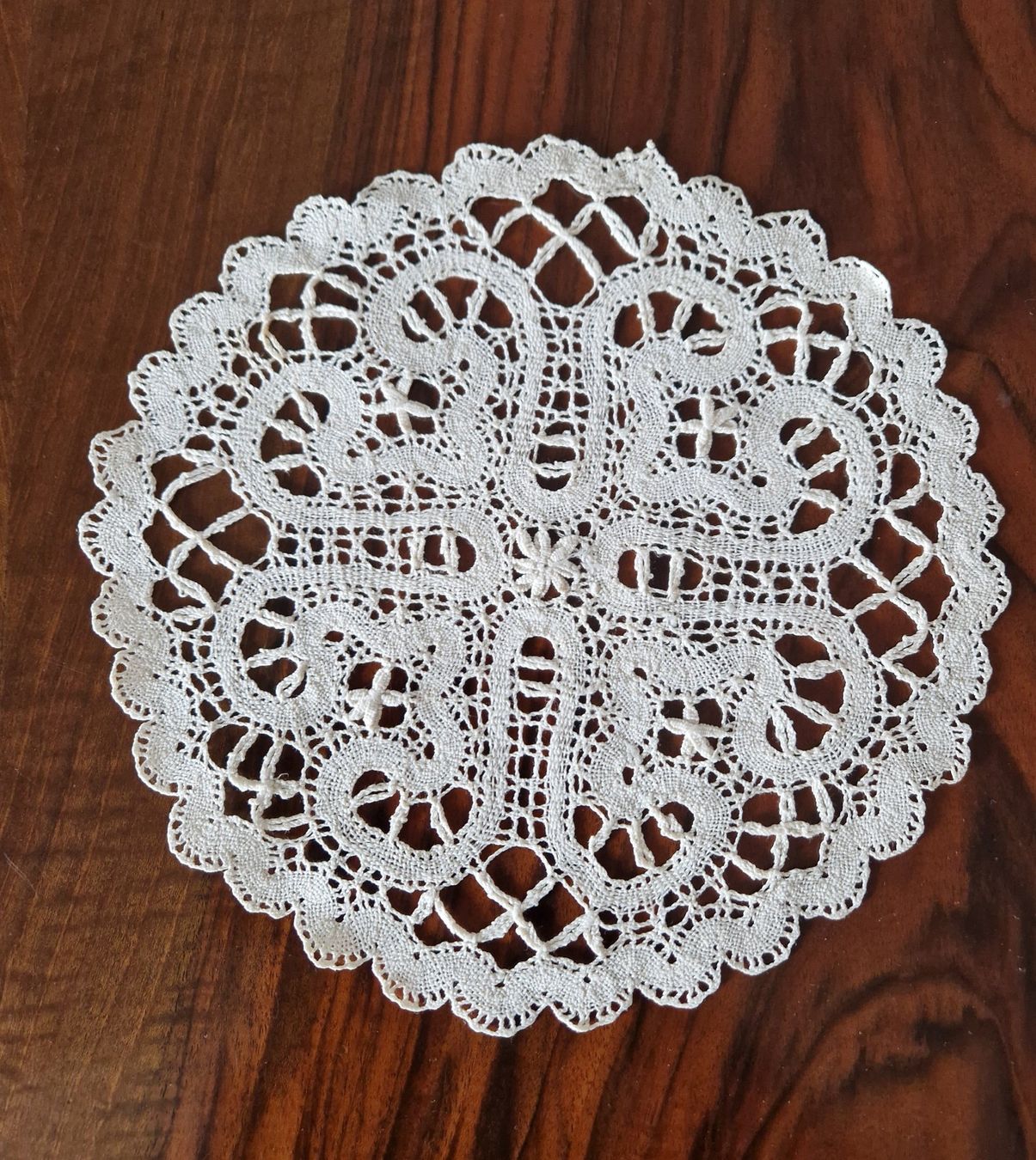 Altra biancheria da tavola: Klöppelspitze Deckeli Dm. 22cm. – Nuovo (secondo la descrizione) da Bern venduto da Antikbatik 4