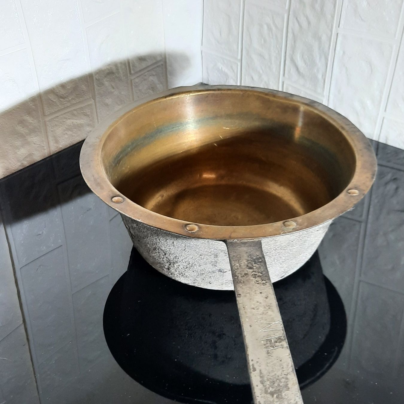 Poêles: Extrem robuste Kaminpfanne – D'occasion à Unterägeri par Altgoldschmuck 2