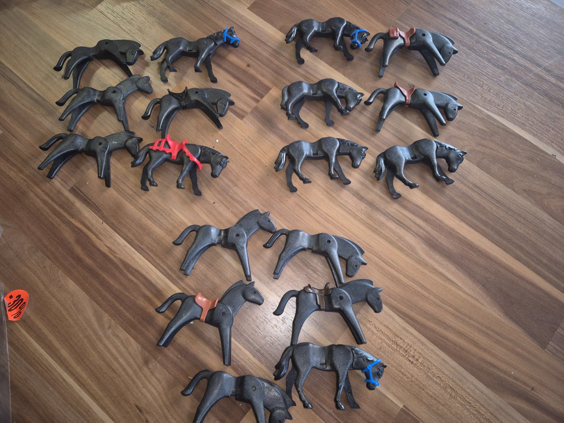 Playmobil Giocattoli: 6 schwarze Playmobilpferde – Usato da Schwarzenburg venduto da Flamingo07
