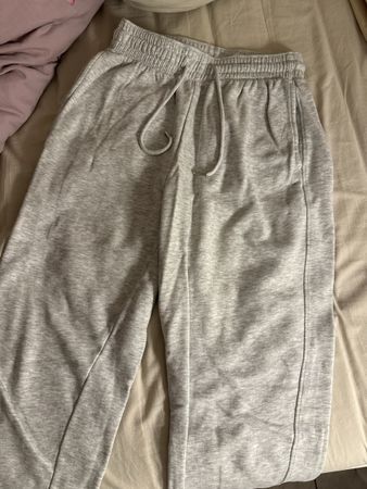 Graue Jogginghose Grösse S von H&M, top Zustand 48