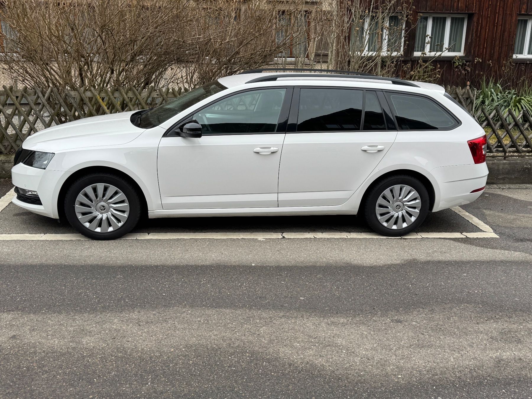 Skoda Automobili: Skoda Octavia 1.6 TDi – Usato da Niederglatt SG venduto da Esso11 7