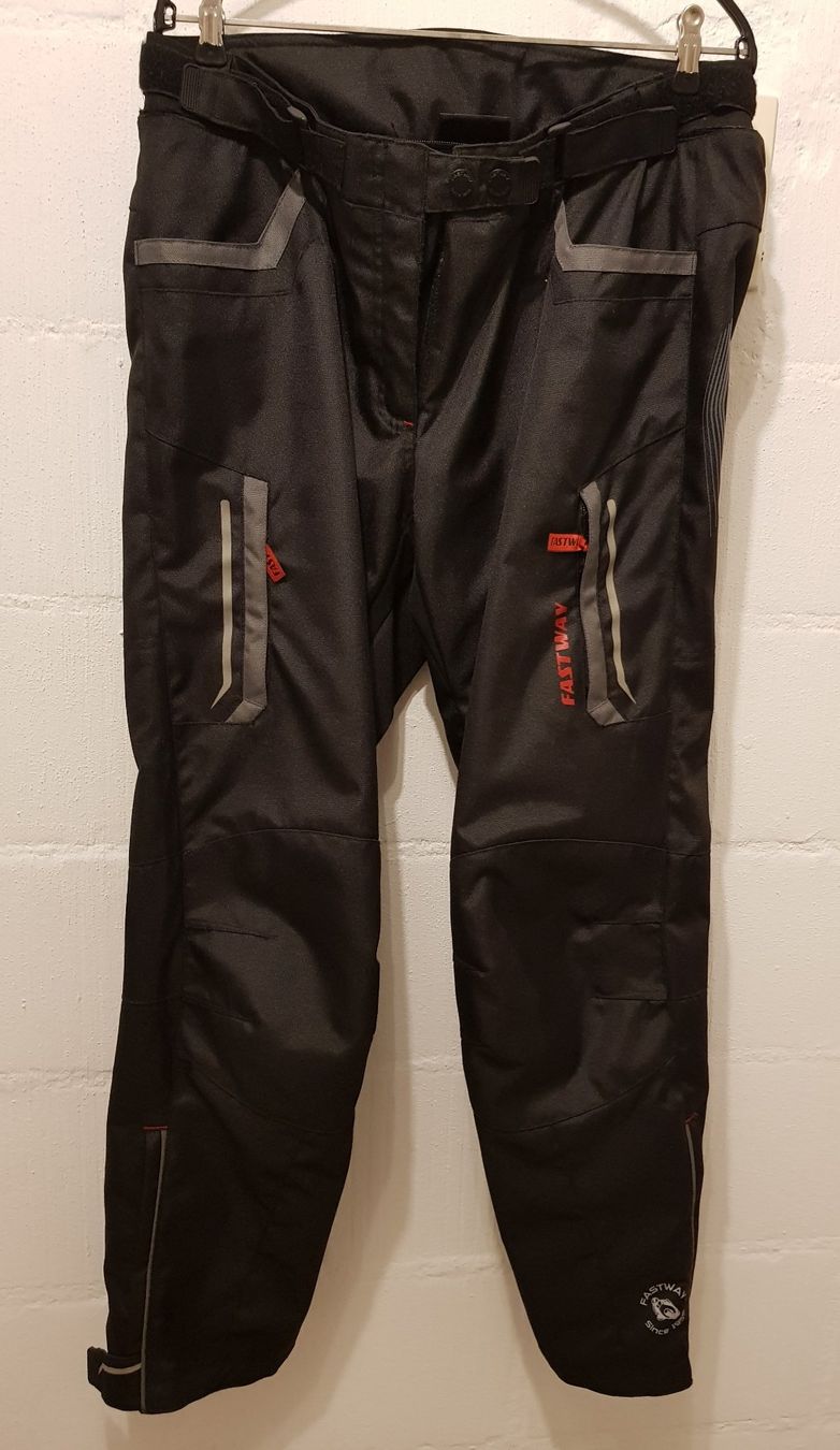 Completi & Tailleur: Motorradkombi – Nuovo (secondo la descrizione) da Dübendorf venduto da Peter032 2