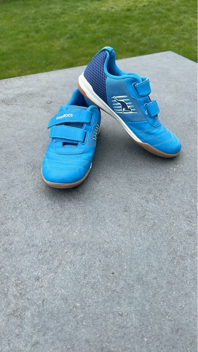 Scarpe per ragazzi: Kangaroos Schuhe, hellblau, Gr. 35 Klettverschluss Top – Usato da Arisdorf venduto da Checkmaster