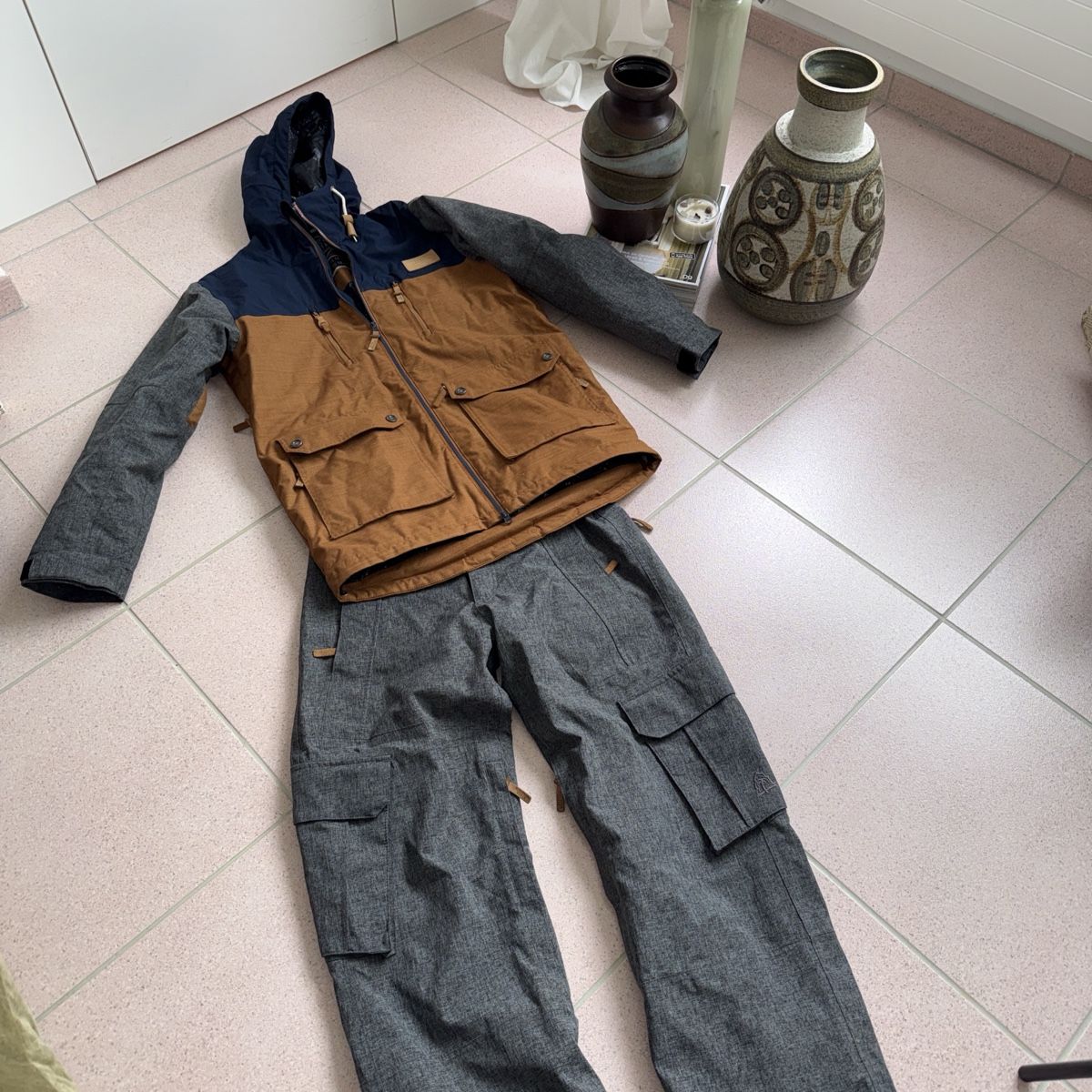 Lotti di vestiti: Beach Mountain Snowboard Ski Jacket and Pants Set! – Usato da Luzern venduto da Julia-oberholzer