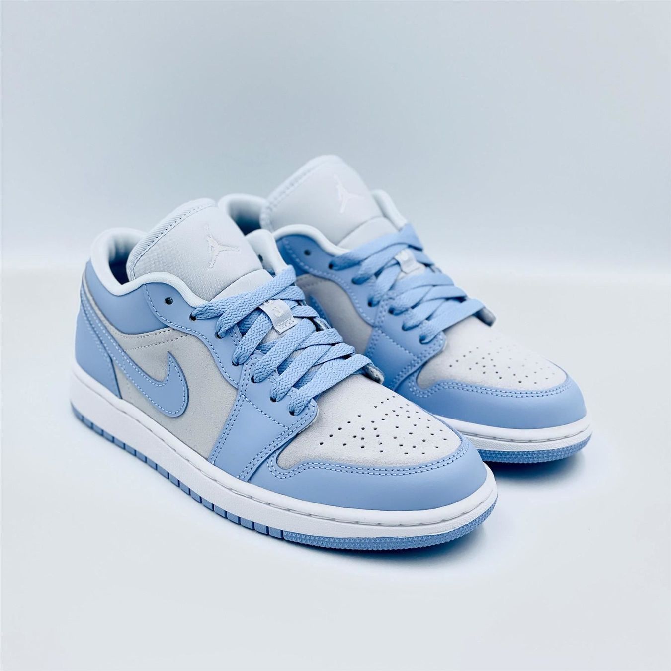 Jordan Damenschuhe: Nike Air Jordan 1 Low UNC EU 40 – Neu und originalverpackt aus Erlinsbach von sasneakers