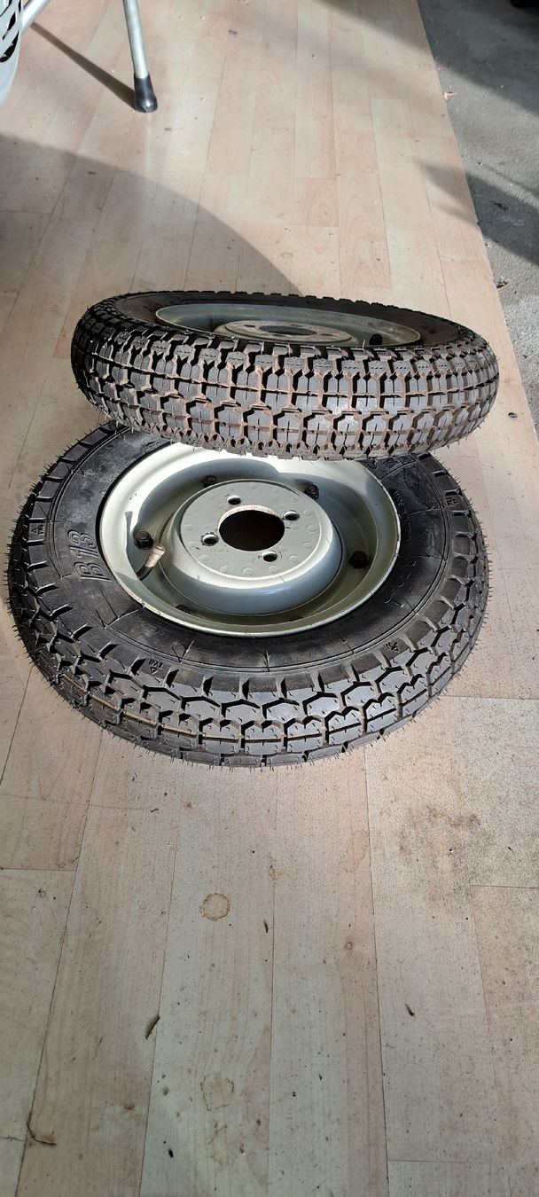 Vespa Tutti pezzi di ricambio per scooter: VESPA Komplettrad 8" – Usato da Füllinsdorf venduto da Borgirosi