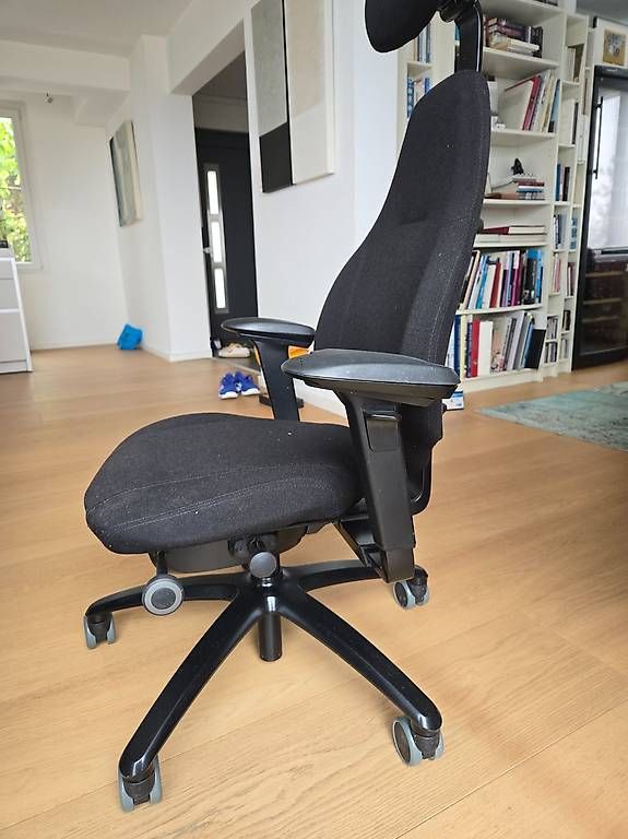 Chaises: Chaise réglable médicale – D'occasion à Neuchâtel par Cobra44 1