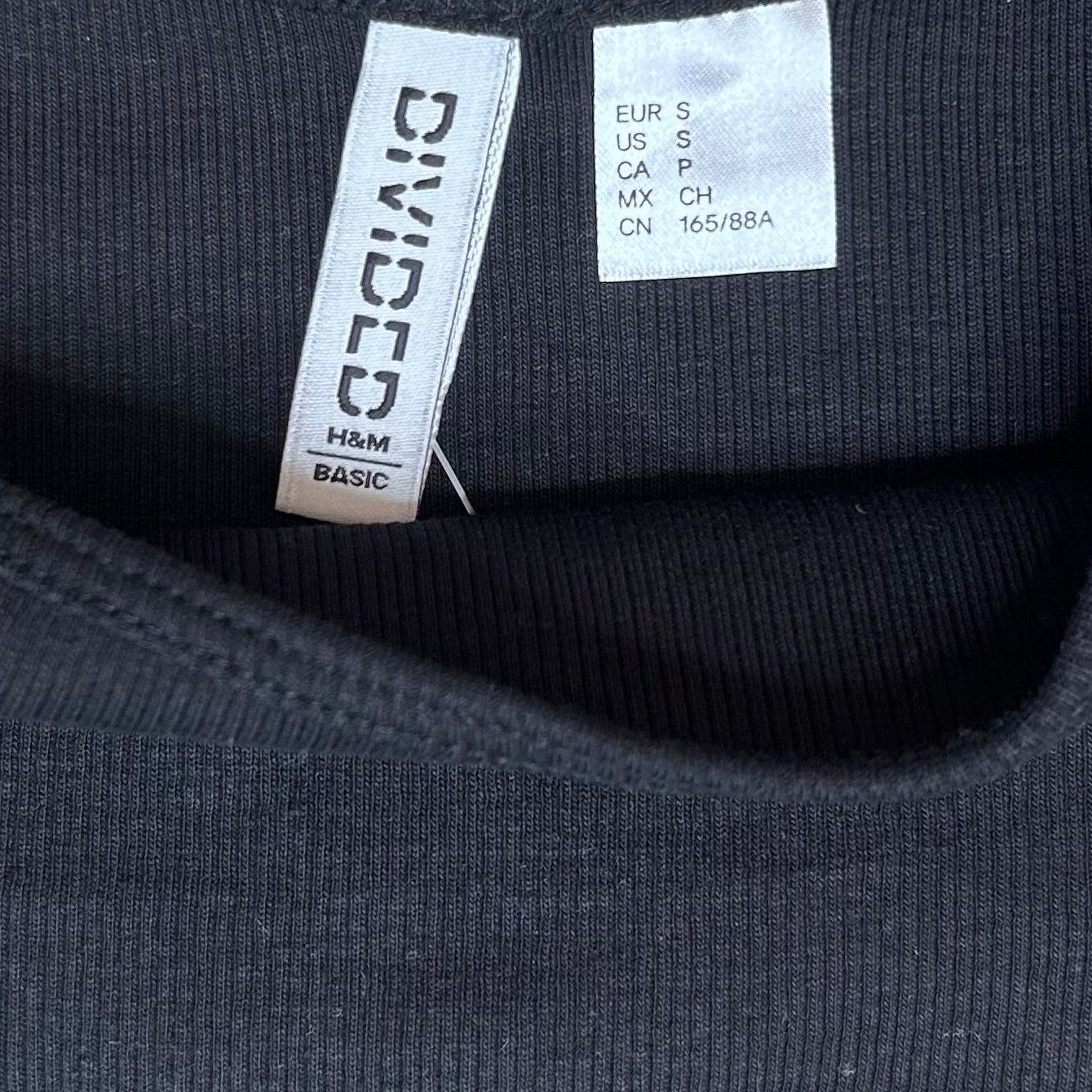 H&M T-shirt: H&M Off-the-Shoulder T-Shirt – Nuovo (secondo la descrizione) da St. Gallen venduto da look-twice 3