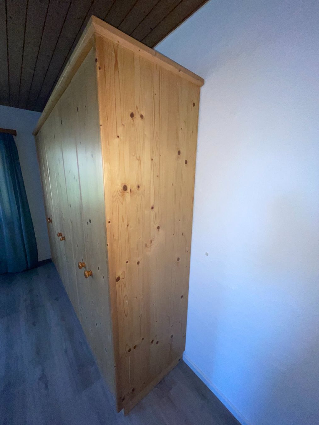 Armadi: Kleiderschrank aus Holz – Usato da Schmerikon venduto da die_8b8m 4