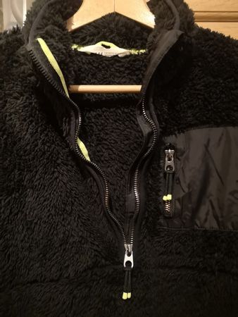 schwarze Faserpelzjacke 158/164 - H&M - Spendenaktion