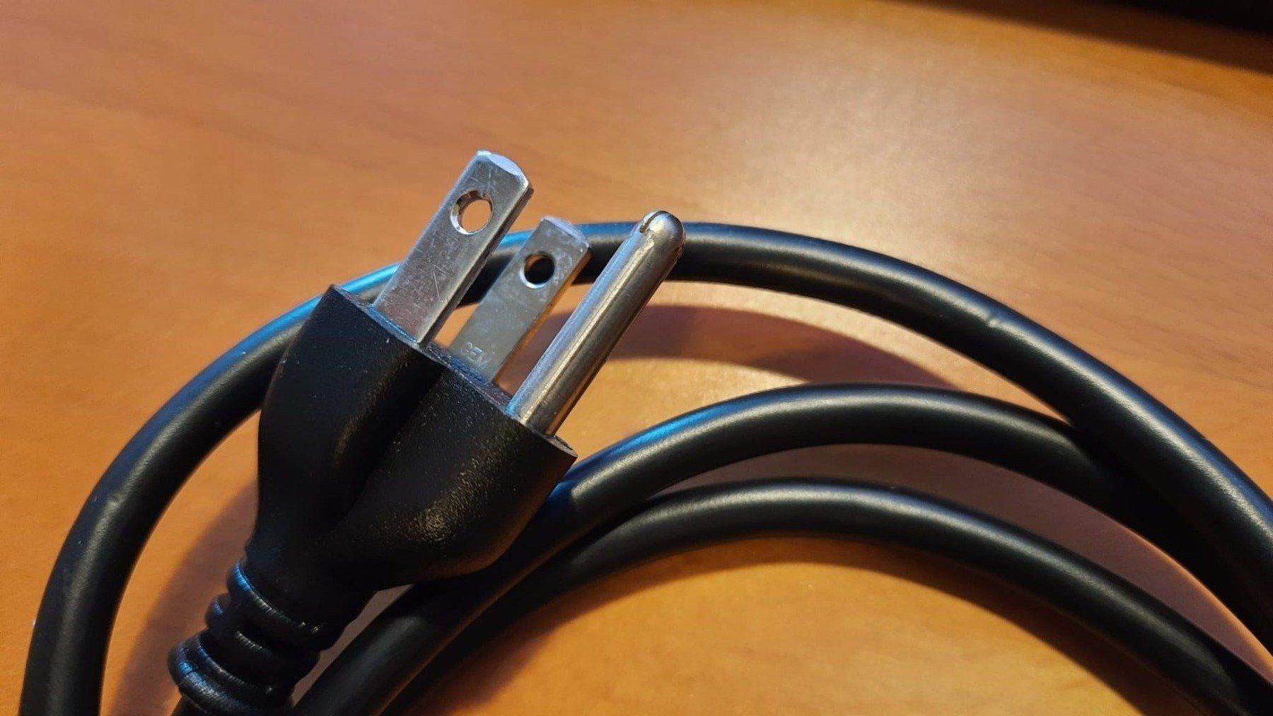 Cavi: Kabel Stecker Typ B auf C13-Stecker, 1.2 Meter Länge – Nuovo (secondo la descrizione) da Zürich venduto da balin777 1