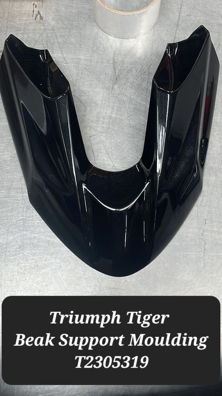 Triumph Tutti i ricambio per moto: Triumph Tiger 800 T2305319 Beak Support Moulding – Usato da Alpnach Dorf venduto da HD-Girl