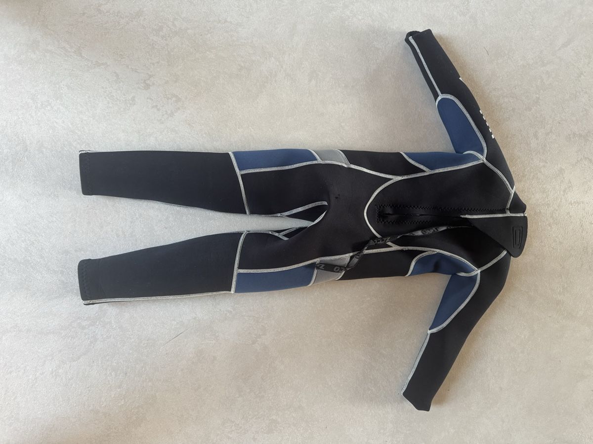 Completi: Neopren Anzug Grösse XXL (5-6 Jahren) – Usato da Klosters venduto da ste_5crp 1