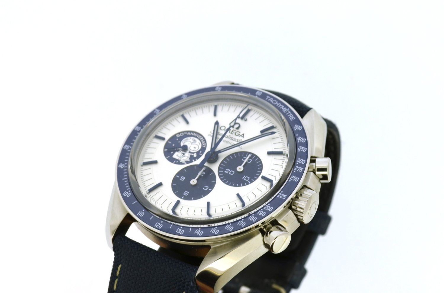 Omega Orologi: Omega Speedmaster Silver Snoopy Award 310.32.42.50.02.001 – Nuovo e nell'imballaggio originale da Lausanne venduto da TimeWorld 1