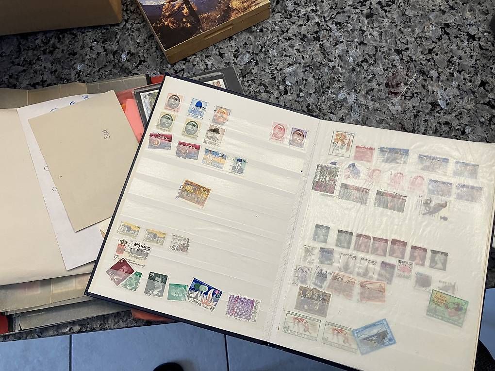 Alle Briefmarken: Briefmarken Sammlung – Gebraucht aus Emmenbrücke von Wir5 3