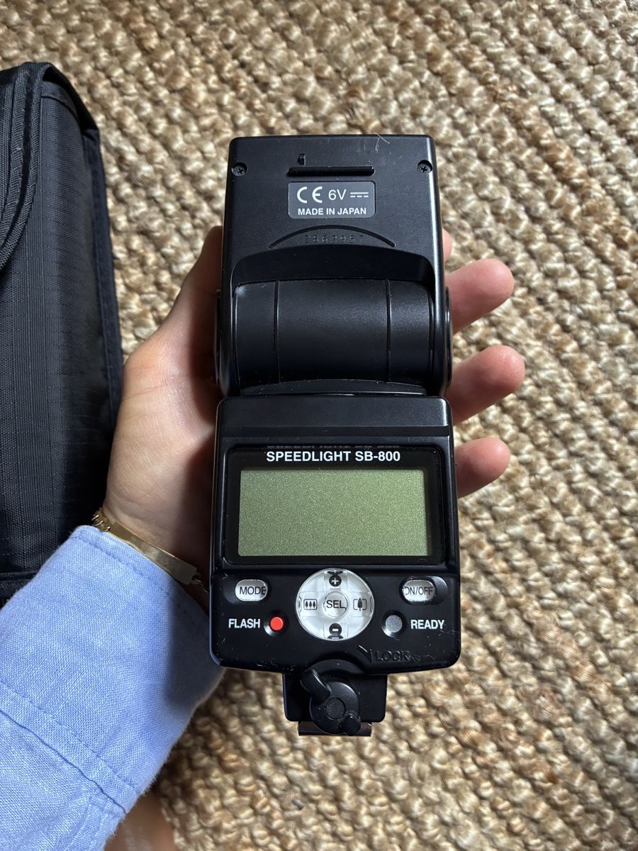Nikon Flash: Nikon Speedlight SB-800 camera flash with case – Usato da Bern venduto da wisemagpie 1