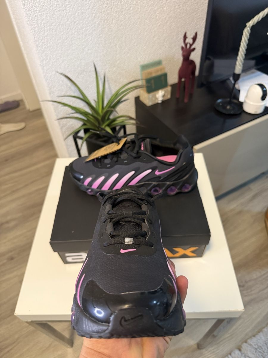 Nike Herrenschuhe: Chaussures Nike Pointure 44 Neuves Boîte – Neu und originalverpackt aus Urtenen-Schönbühl von Big.sanad 3