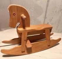 Holz Schaukelpferd guter Zustand für Kinder