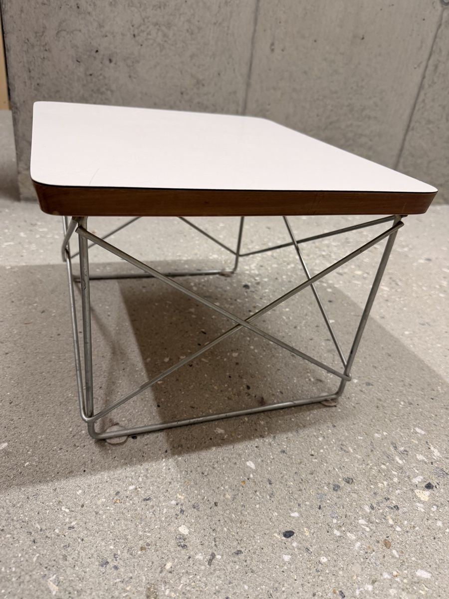 Nachttische: Vitra - Eames Occasional Table Side Table Wood Metal Wire – Gebraucht aus Männedorf von iza04 6