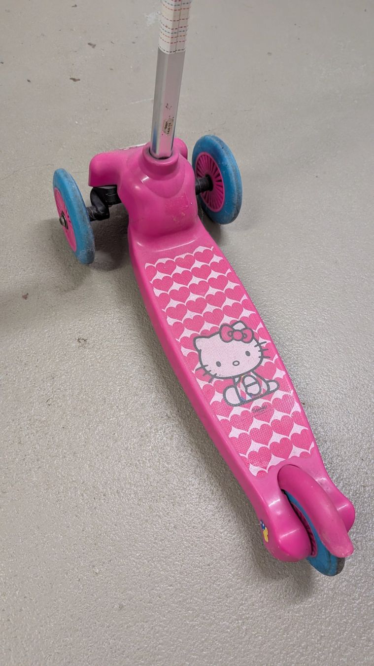 Kickboard: Kinderroller Hello Kitty 3-Rad pink gebraucht – Gebraucht aus Wilen b. Wollerau von Antoinette10 3