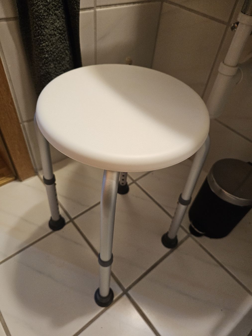 Tabourets: Duschhocker von Reha Fund – Défectueux à Rubigen par Dosii 1