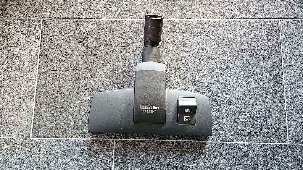 Miele Aspirapolveri & Accessori: Miele Staubsauger Bodenbürste – Nuovo (secondo la descrizione) da Schangnau venduto da COBRASOL