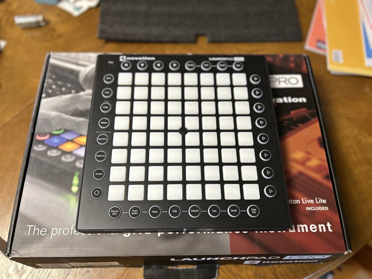 Novation Instruments de musique: Novation Launchpad pro Midi controller – D'occasion à Winterthur par negrito02 3