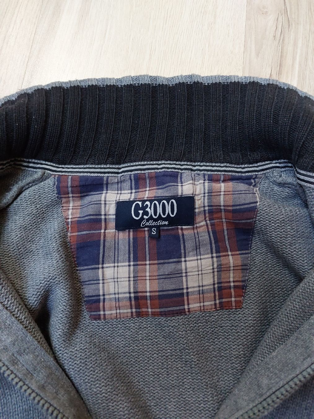 Vestes: Cardigan black out S – D'occasion à Cronay par Gildou 2
