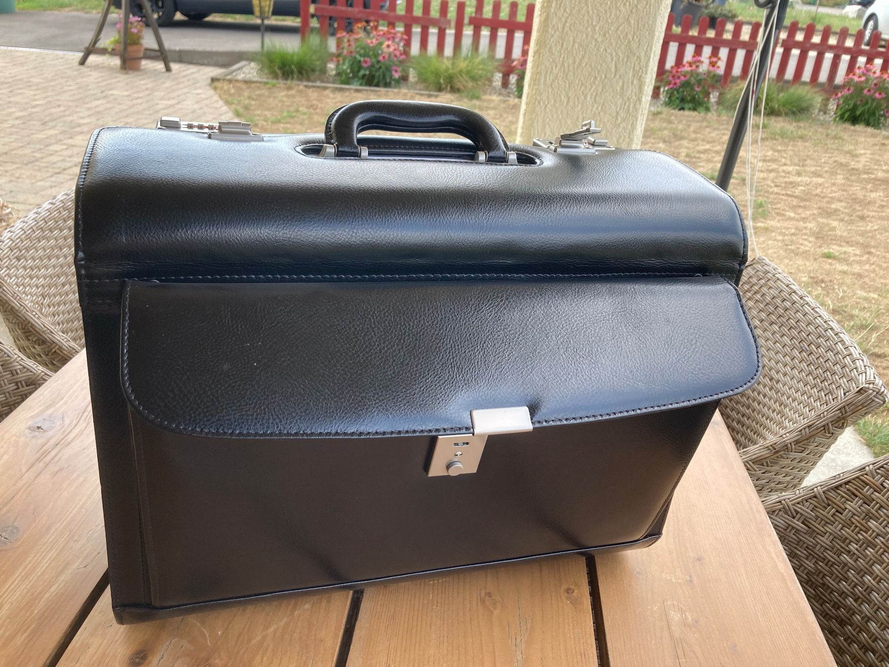 Valises de voyage: Pilotenkoffer / Aktenkoffer elegant – Neuf avec emballage d'origine à Fulenbach par Hagelhans
