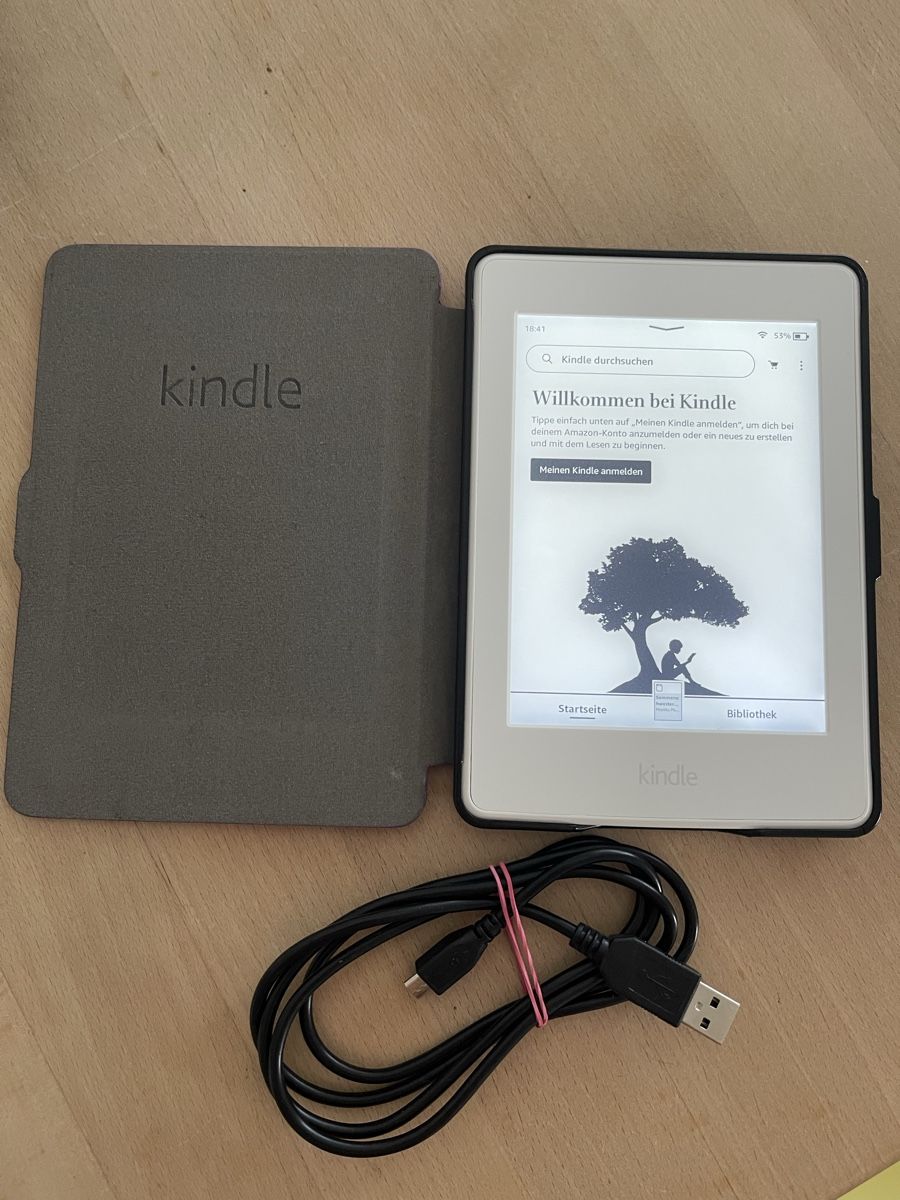 Amazon Tablet PC: Amazon Kindle mit violetter Hülle – Nuovo (secondo la descrizione) da Basel venduto da Legolaze1