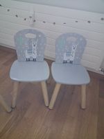 Kindertisch mit 2 Stühlen 