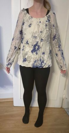 Bluse Cartoon Grösse L 44/46, langarm, Blumenmuster, weiss