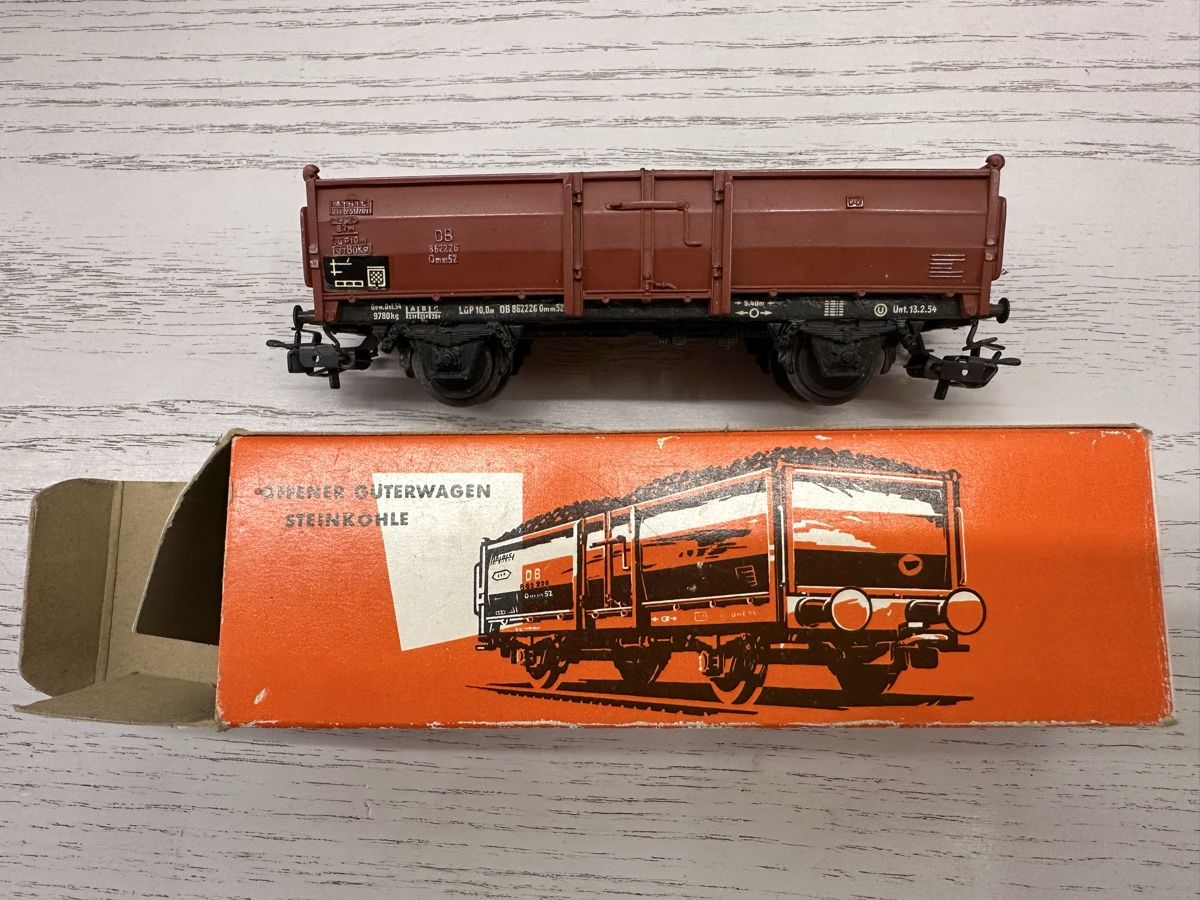 Märklin Modelleisenbahnen: Märklin 4604 Offener Güterwagen Steinkohle – Gebraucht aus Lupsingen von New-Haven 1
