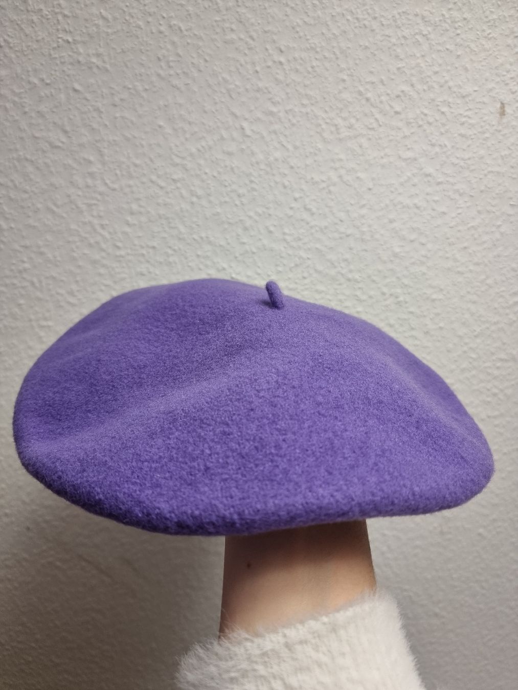 Copricapi, berretti & cappellini: FLORA SUPER Beret aus 100% Wolle – Usato da Zürich venduto da NIxa
