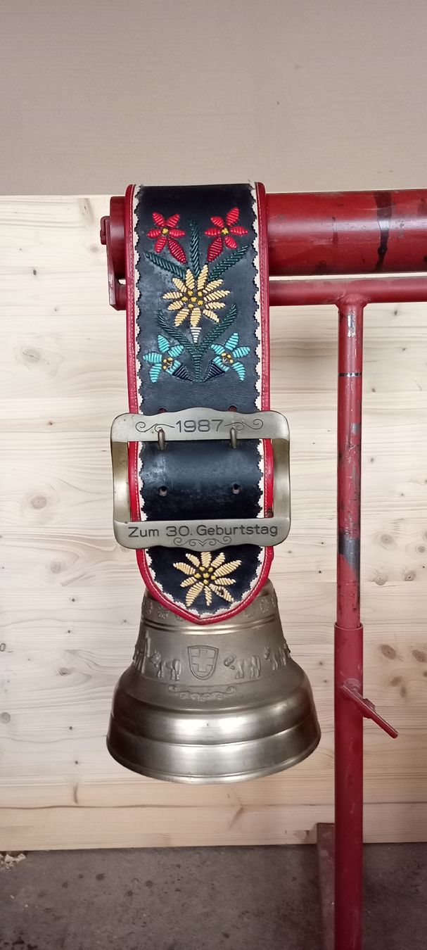 Cloches & sonnailles: Glocke – D'occasion à Grafenort par Rugisbalmtoni