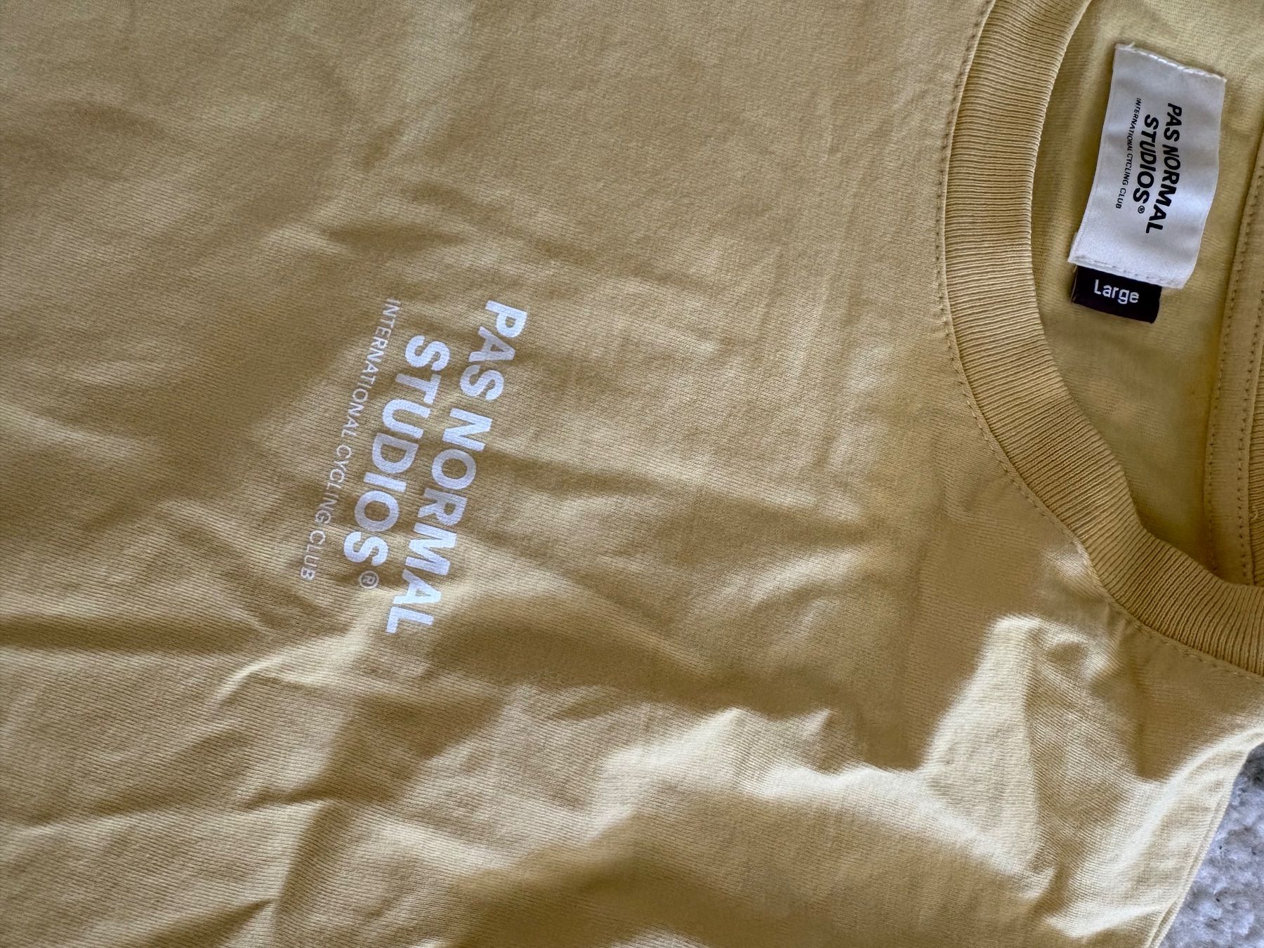 T-Shirts: Pas Normal Studios - T-shirt - gelb - L – Gebraucht aus Bern von sam_c78d 1