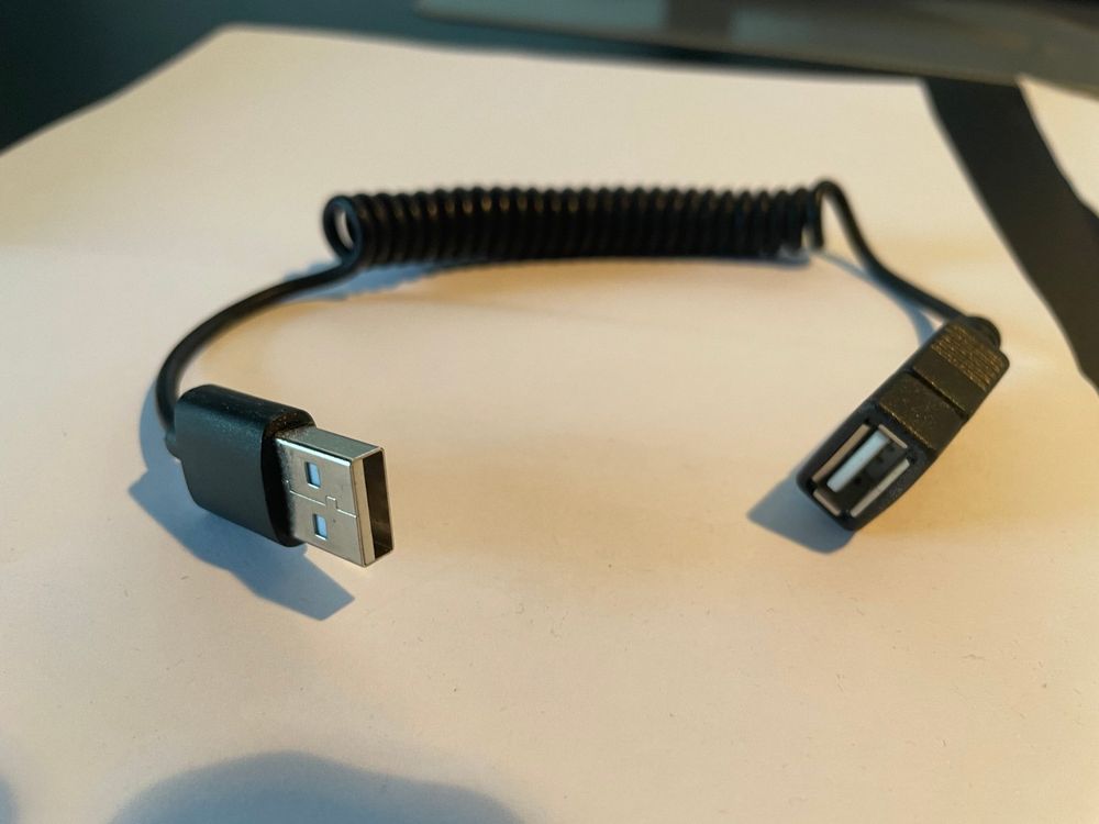 AICase USB-C Spiralkabel – Dehnbar Von 40 Cm Bis 1,8 M, Mit 2A Schnellladung & 480 Mbps Datenübertragung