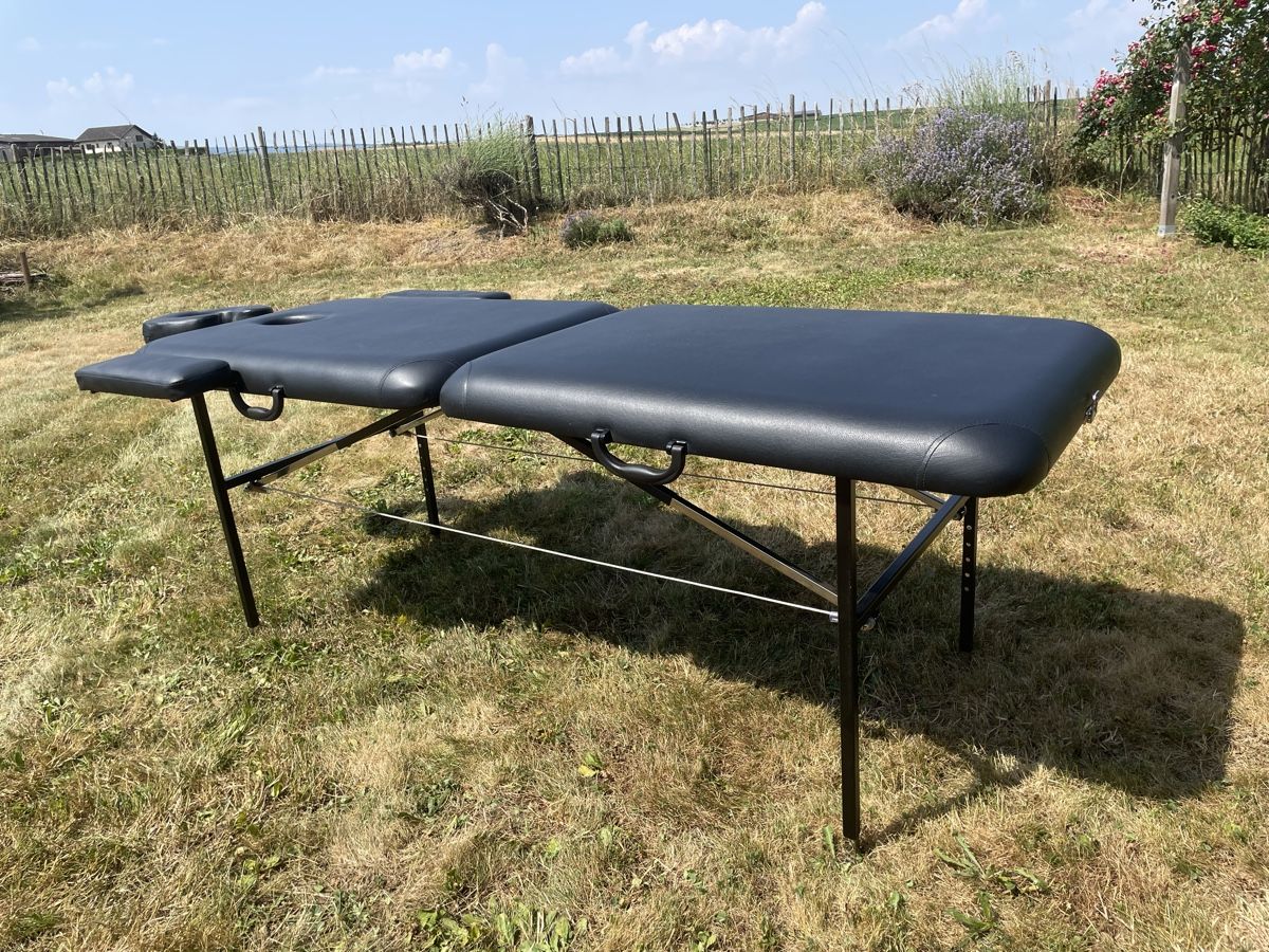 Lettini & sedie per cosmetici: Massage table black portable with face cradle armrests – Usato da Ittigen venduto da Tanuschka01