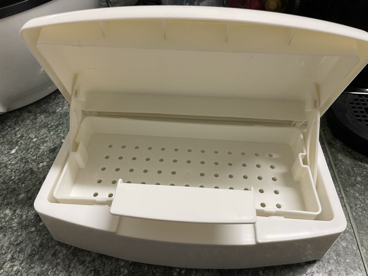 Pasti del neonato: Sterilisationsbox Nagelstudio, neuwertig! – Usato da Oberwil BL venduto da Petermib 2