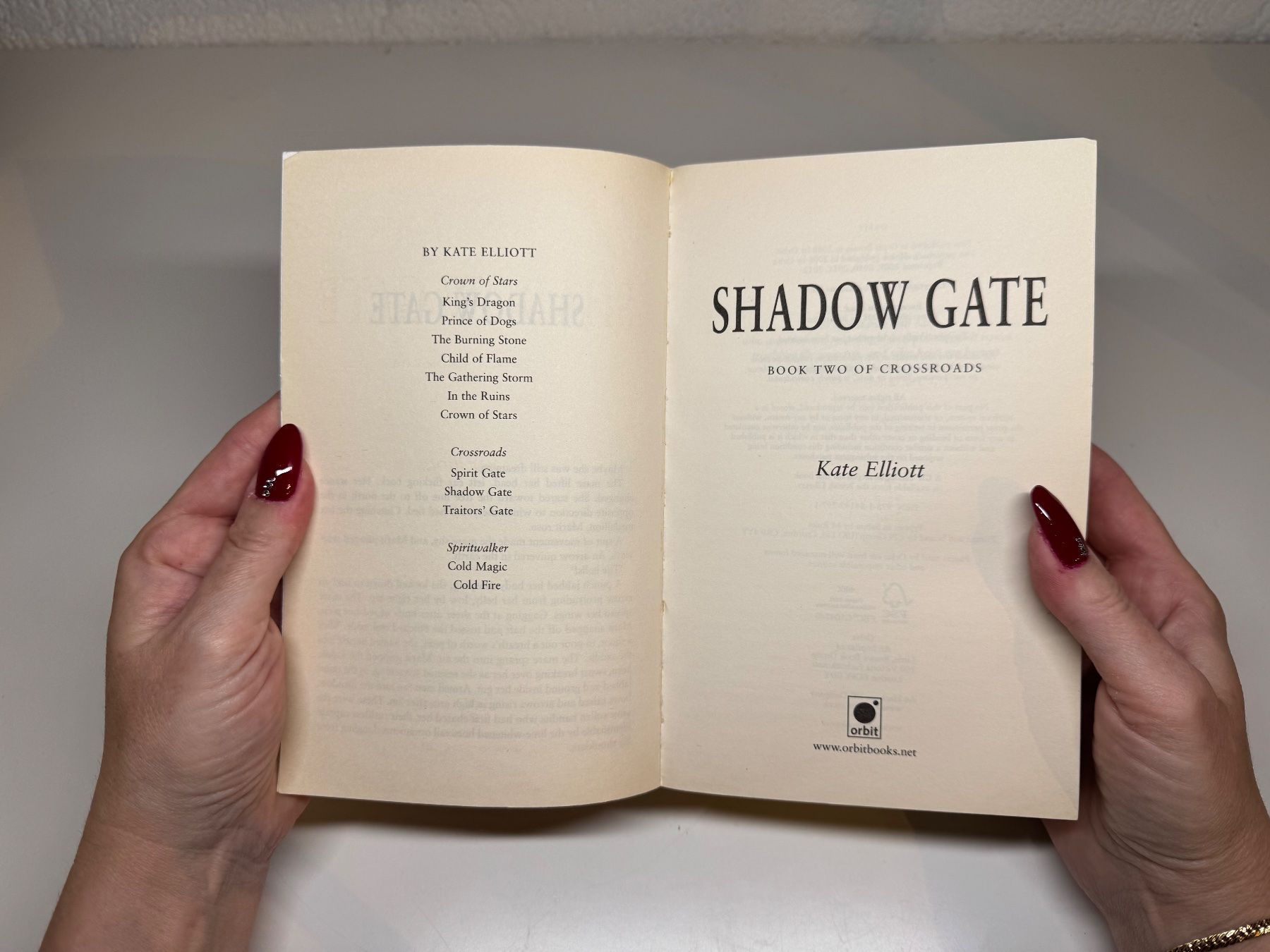 Libri: NOVEL: Kate Elliott, Shadow Gate – Usato da Grosswangen venduto da English_books 2