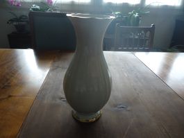 Vase en porcelaine blanche et dorée - Bavaria
