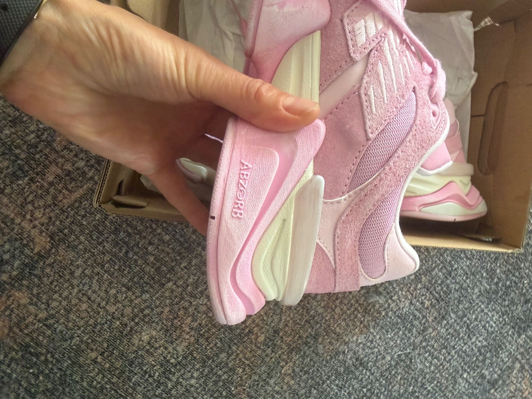 New Balance Scarpe da uomo: New Balance 9060 Pink Overdye 41,5 – Usato da Riehen venduto da JustynaMotyka 7