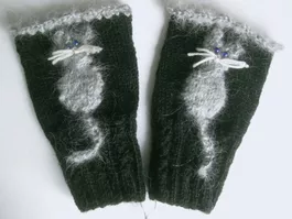 Pulswärmer mit Katze, handgestrickt