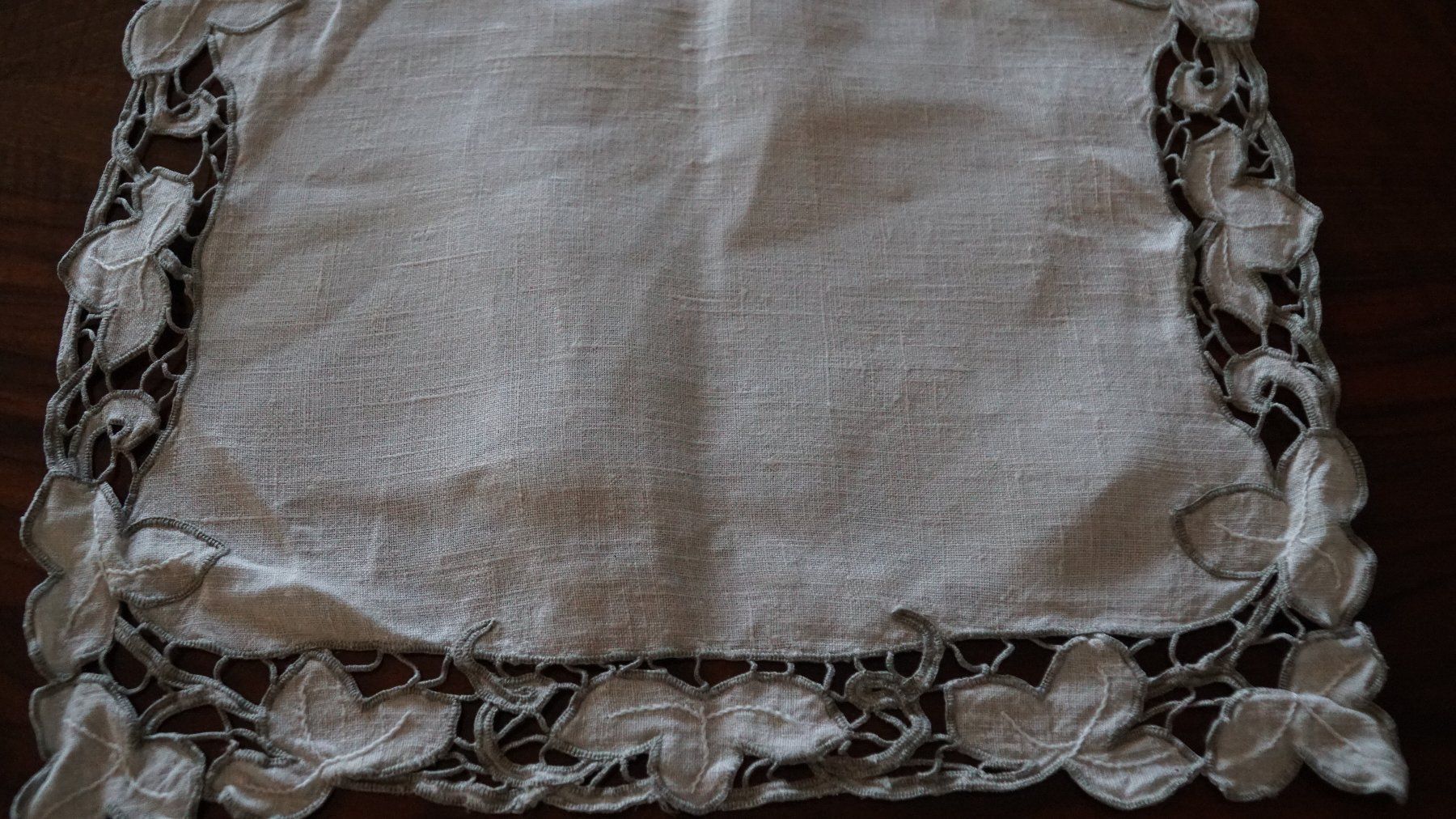 Altra biancheria da tavola: Leinen Deckeli 36x32cm – Usato da Bern venduto da Antikbatik 4