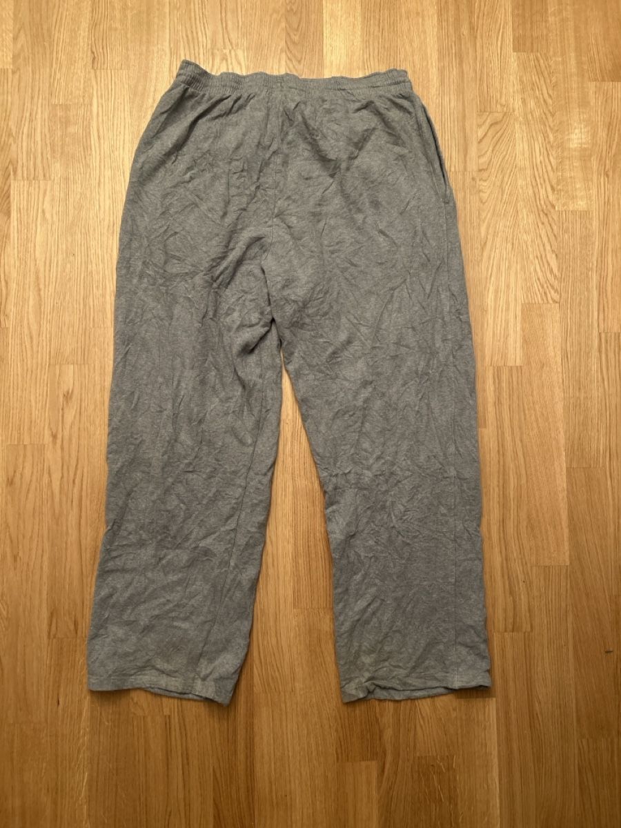 Nike Hosen: Graue Nike Jogginghose mit USC-Logo Grösse xL – Gebraucht aus Luzern von ThrowbackVintage 1