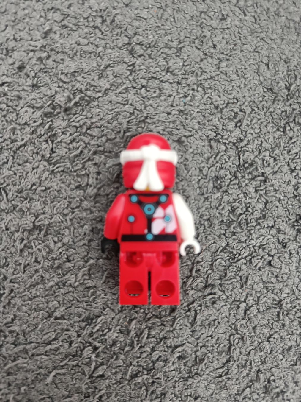 Lego Statuette: Lego Ninjago Eis Ninja Figur 🔥 – Usato da Rorschach venduto da Laboumedeluxe 1