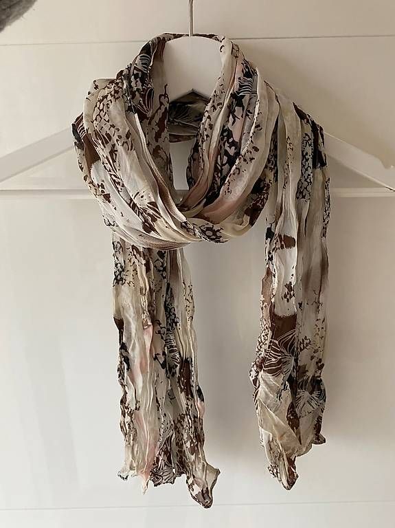 Foulards, Tücher & Schals: Schals, Halstücher, Damen IV – Gebraucht aus Zürich von nad_7gzh 1