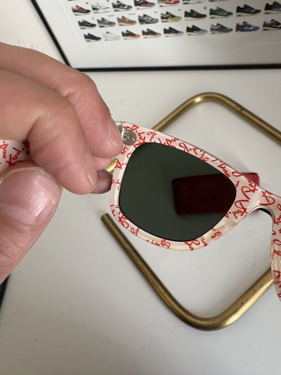 Ray-Ban Occhiali & Lenti: Ray-Ban Wayfarer édition limitée – Usato da Neuchâtel venduto da sharposneaks 4